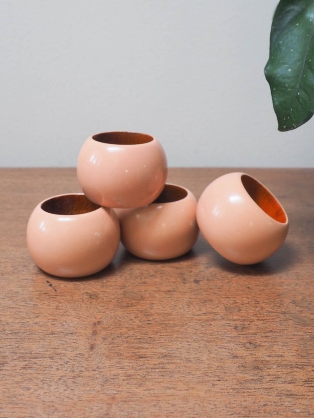 Vtg Wood Napkin Rings - Set of 4 Pink - Made in India - MCM Table Decor